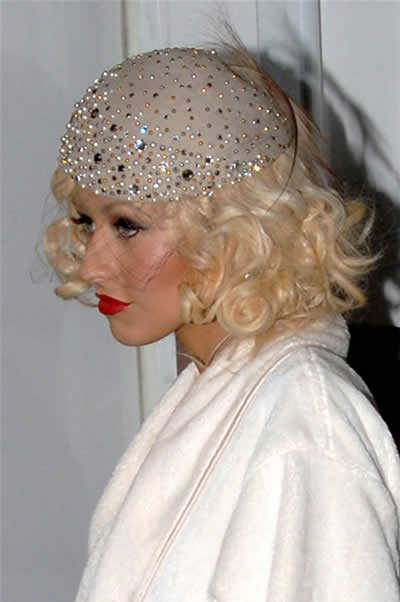 Hairstyles Jackie Kennedy on Christina Aguilera Flapper Hairstyle